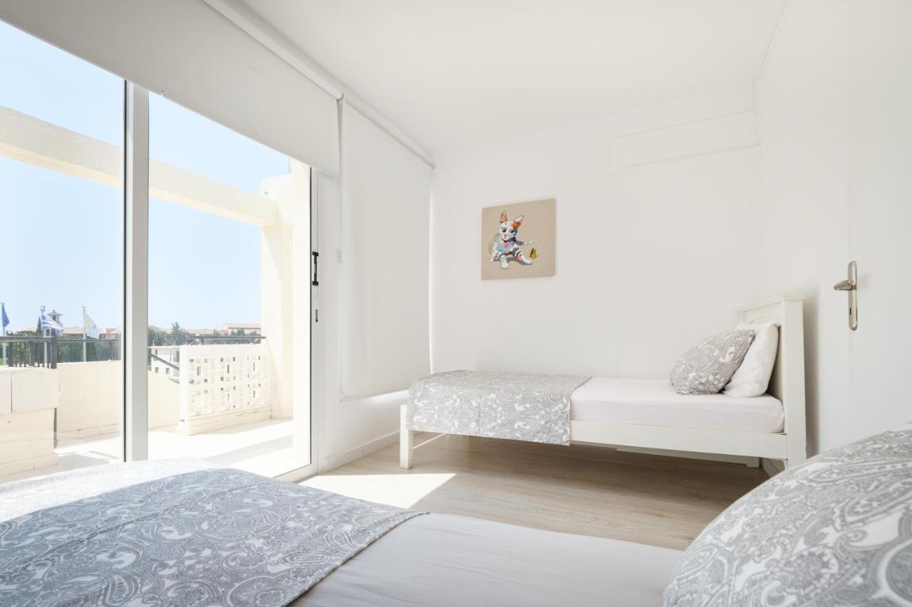 Seaview 3 Bedroom Kings Road Penthouse Пафос Экстерьер фото