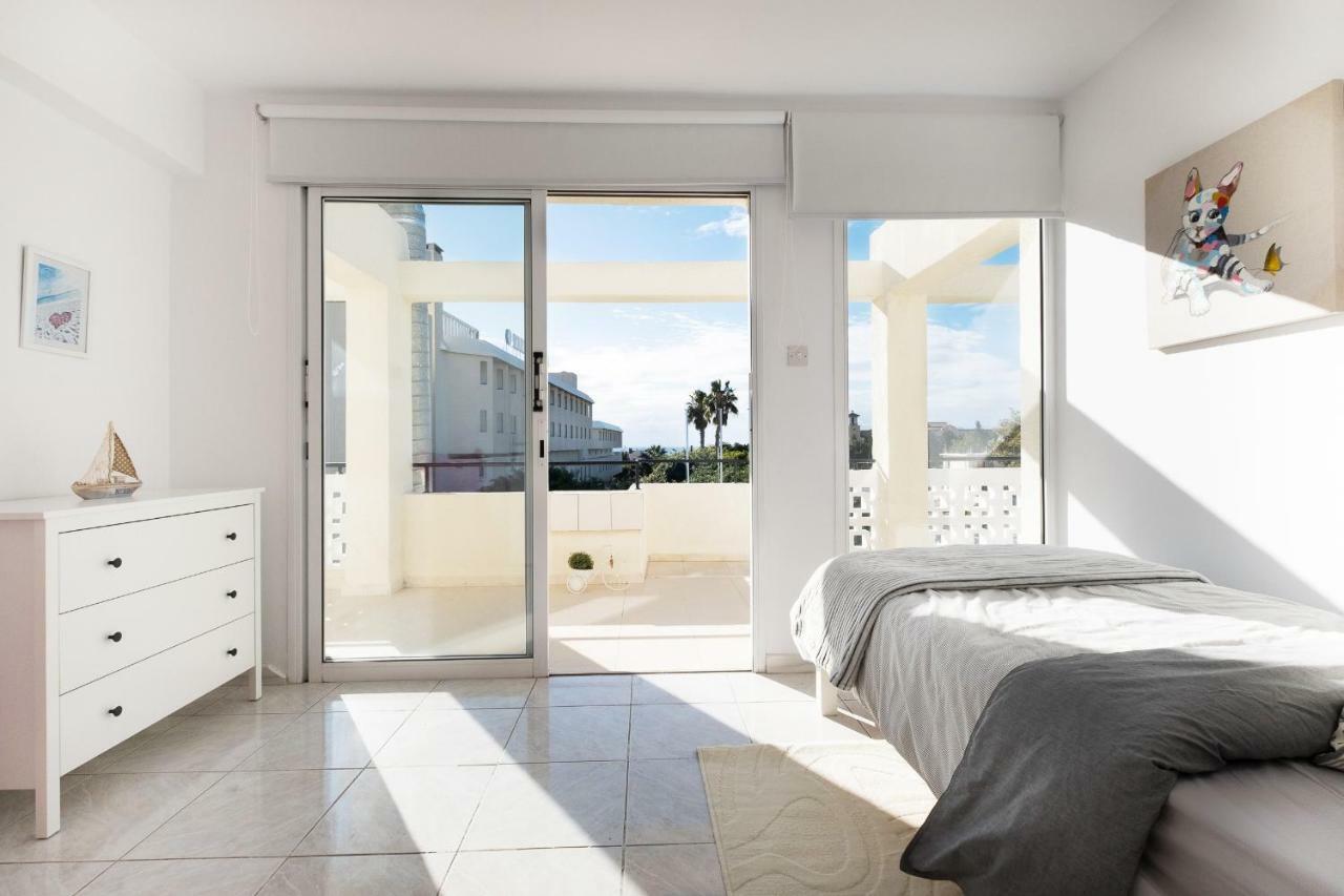 Seaview 3 Bedroom Kings Road Penthouse Пафос Экстерьер фото